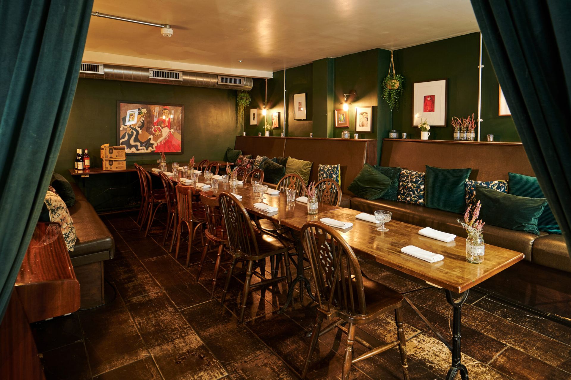 Queens' private dining room with a long table